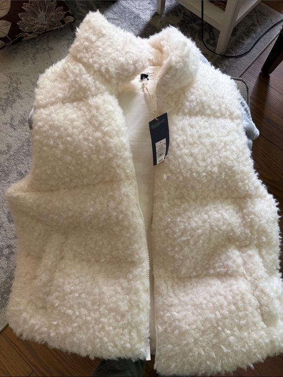 Universal Thread Jackets & Blazers - Universal Thread Cream Sherpa Puffer Vest